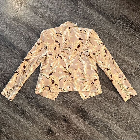 L'AGENCE Brooke Leaf Print Cropped Blazer Honey Multi Tonal Palm Feather… - Picture 8 of 8